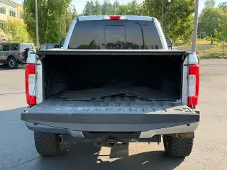 Ford F-350 Super Duty 2018 4x4 Limited 4 puertas Cabina Crew 6.8 pies. SRW Pickup