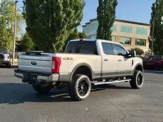 Ford F-350 Super Duty 2018 4x4 Limited 4 puertas Cabina Crew 6.8 pies. SRW Pickup