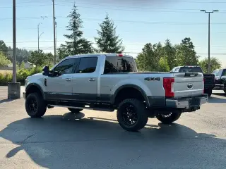 Ford F-350 Super Duty 2018 4x4 Limited 4 puertas Cabina Crew 6.8 pies. SRW Pickup