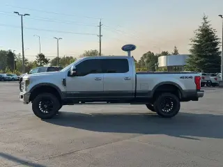 Ford F-350 Super Duty 2018 4x4 Limited 4 puertas Cabina Crew 6.8 pies. SRW Pickup