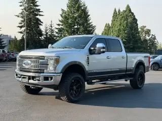 Ford F-350 Super Duty 2018 4x4 Limited 4 puertas Cabina Crew 6.8 pies. SRW Pickup