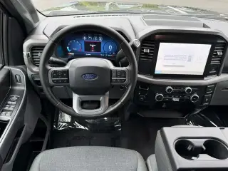 Ford F-150 2025 4x4 XLT 4 puertas SuperCrew 6.5 pies. Caja SB