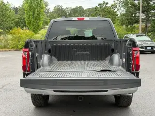 Ford F-150 2025 4x4 XLT 4 puertas SuperCrew 6.5 pies. Caja SB