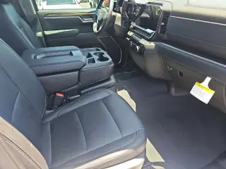 Chevrolet Silverado 1500 2026 4x4 LT 4 puertas Cabina Crew 5.8 pies. SB con 1LT
