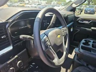 Chevrolet Silverado 1500 2026 4x4 LT 4 puertas Cabina Crew 5.8 pies. SB con 1LT