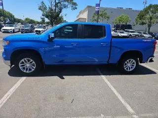 Chevrolet Silverado 1500 2026 4x4 LT 4 puertas Cabina Crew 5.8 pies. SB con 1LT