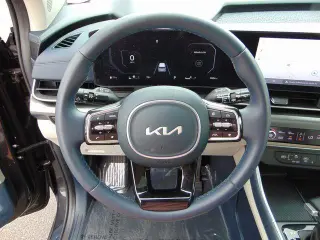 Kia Carnival 2025 SX Prestige 4 puertas Minivan