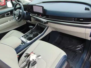 Kia Carnival 2025 SX Prestige 4 puertas Minivan