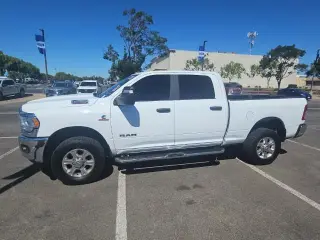 Ram 2500 2024 4x4 Big Horn 4 puertas Cabina Crew 6.3 pies. Pickup SB