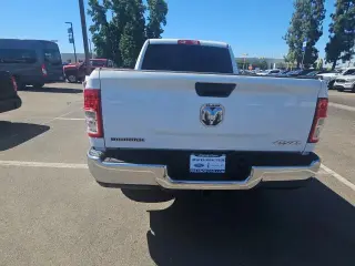 Ram 2500 2024 4x4 Big Horn 4 puertas Cabina Crew 6.3 pies. Pickup SB