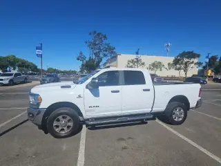 Ram 2500 2024 4x4 Big Horn 4 puertas Cabina Crew 6.3 pies. SB Pickup