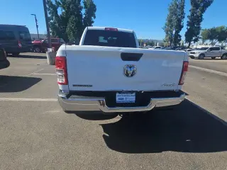 Ram 2500 2024 4x4 Big Horn 4 puertas Cabina Crew 6.3 pies. SB Pickup