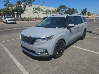 Kia Carnival 2022 SX 4 puertas Minivan
