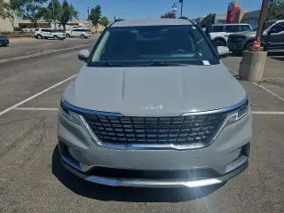 Kia Carnival 2022 SX 4 puertas Minivan