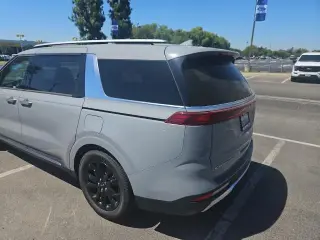 Kia Carnival 2022 SX 4 puertas Minivan