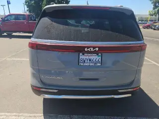 Kia Carnival 2022 SX 4 puertas Minivan