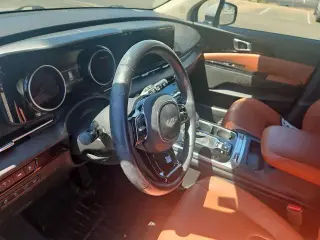 Kia Carnival 2022 SX 4 puertas Minivan