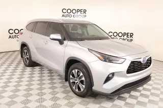 Toyota Highlander Híbrido 2024 XLE 4 puertas SUV