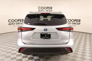 Toyota Highlander Híbrido 2024 XLE 4 puertas SUV