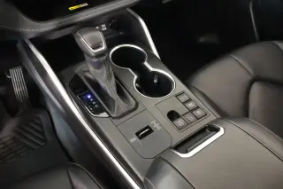 Toyota Highlander Híbrido 2024 XLE 4 puertas SUV