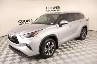 Toyota Highlander Híbrido 2024 XLE 4 puertas SUV