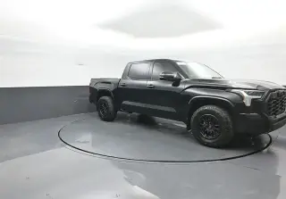 Toyota Tundra 2023 4x4 SR5 4 puertas CrewMax Cab Pickup SB
