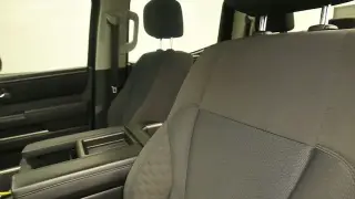 Toyota Tundra 2023 4x4 SR5 4 puertas CrewMax Cab Pickup SB