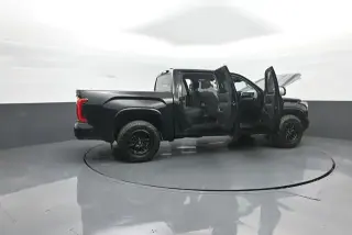 Toyota Tundra 2023 4x4 SR5 4 puertas CrewMax Cab Pickup SB