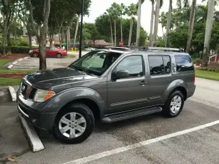 2008 Nissan Pathfinder SE