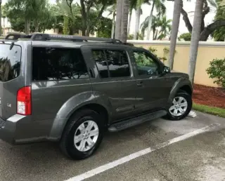 2008 Nissan Pathfinder SE