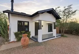 NEWLY RENOVATED SINGLE FAMILY