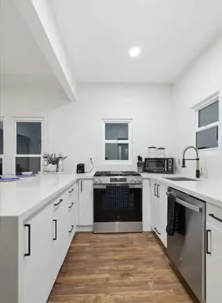 NEWLY RENOVATED SINGLE FAMILY