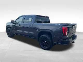 GMC Sierra 1500 2024 4x4 Elevation Estándar 4 puertas Cabina Crew 5.8 pies. Caja corta