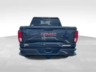GMC Sierra 1500 2024 4x4 Elevation Estándar 4 puertas Cabina Crew 5.8 pies. Caja corta
