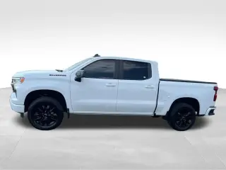 Chevrolet Silverado 1500 2023 4x4 LT 4dr Cabina Crew 5.8 ft. SB con 1LT