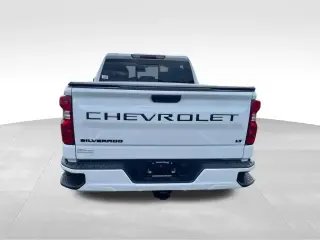Chevrolet Silverado 1500 2023 4x4 LT 4dr Cabina Crew 5.8 ft. SB con 1LT