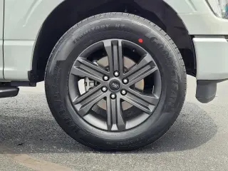 Ford F-150 2023 4x4 XLT 4 puertas SuperCrew 5.5 pies. SB