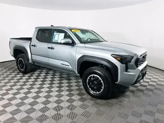 Toyota Tacoma 2026 4x4 TRD Sport 4 puertas Double Cab 5.0 pies SB 8A