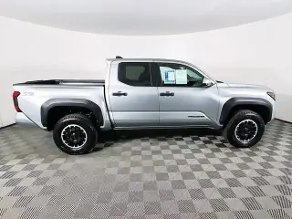 Toyota Tacoma 2026 4x4 TRD Sport 4 puertas Double Cab 5.0 pies SB 8A