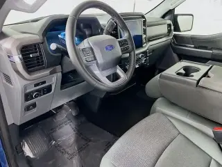Ford F-150 2025 4x4 XLT 4 puertas SuperCrew 5.5 pies. SB