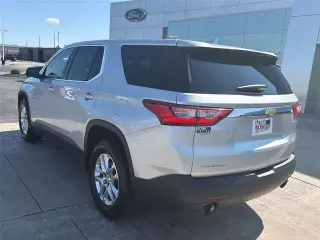 Chevrolet Traverse 2019 LS 4 puertas SUV con paquete 1LS