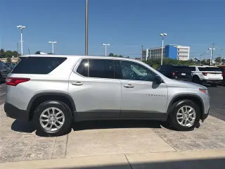 Chevrolet Traverse 2019 LS 4 puertas SUV con paquete 1LS