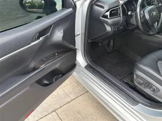 Toyota Camry 2023 SE 4 puertas Sedan