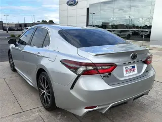 Toyota Camry 2023 SE 4 puertas Sedan