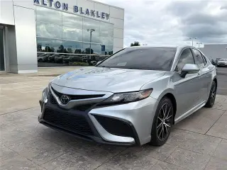 Toyota Camry 2023 SE 4 puertas Sedan