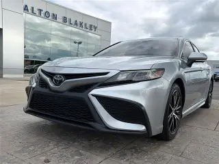Toyota Camry 2023 SE 4 puertas Sedan