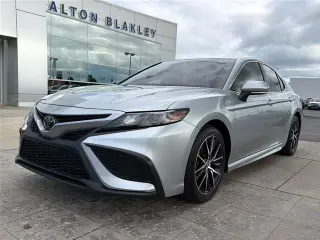 Toyota Camry 2023 SE 4 puertas Sedan