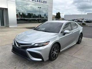 Toyota Camry 2023 SE 4 puertas Sedan