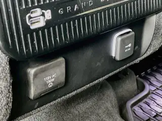 Jeep Grand Wagoneer 2022 Serie III 4x4 4 puertas SUV