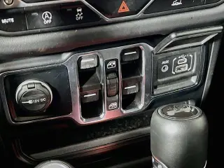 Jeep Wrangler 2024 4x4 Sahara 4 puertas SUV